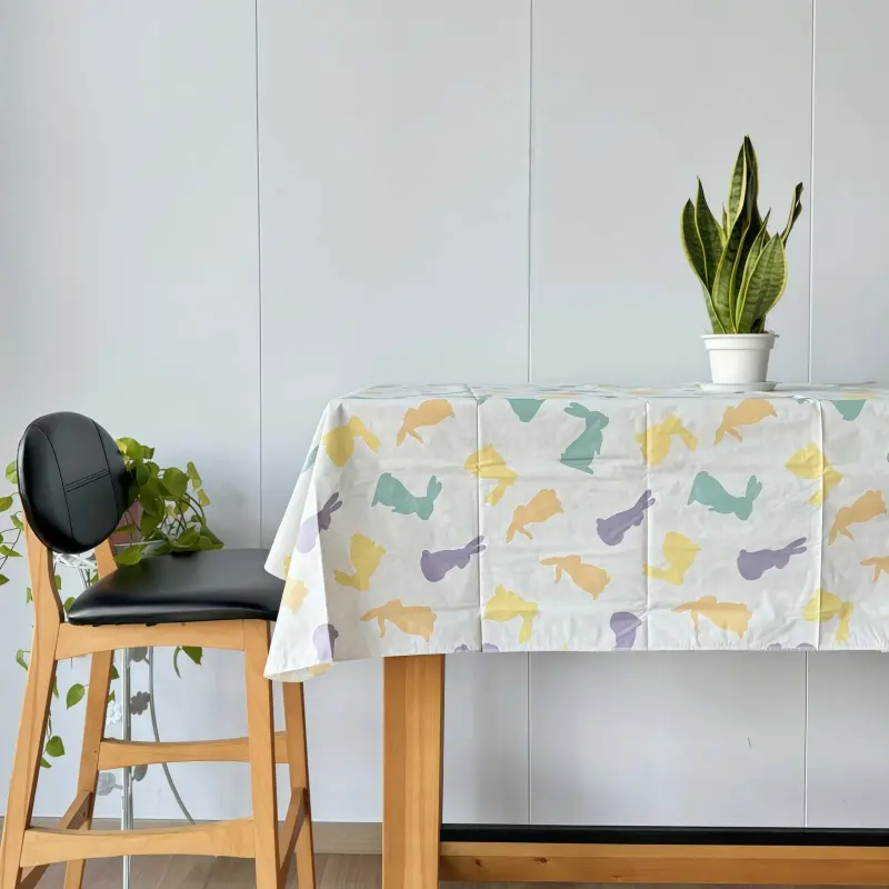 Customizable Waterproof Vinyl Tablecloth with Flannel Lining