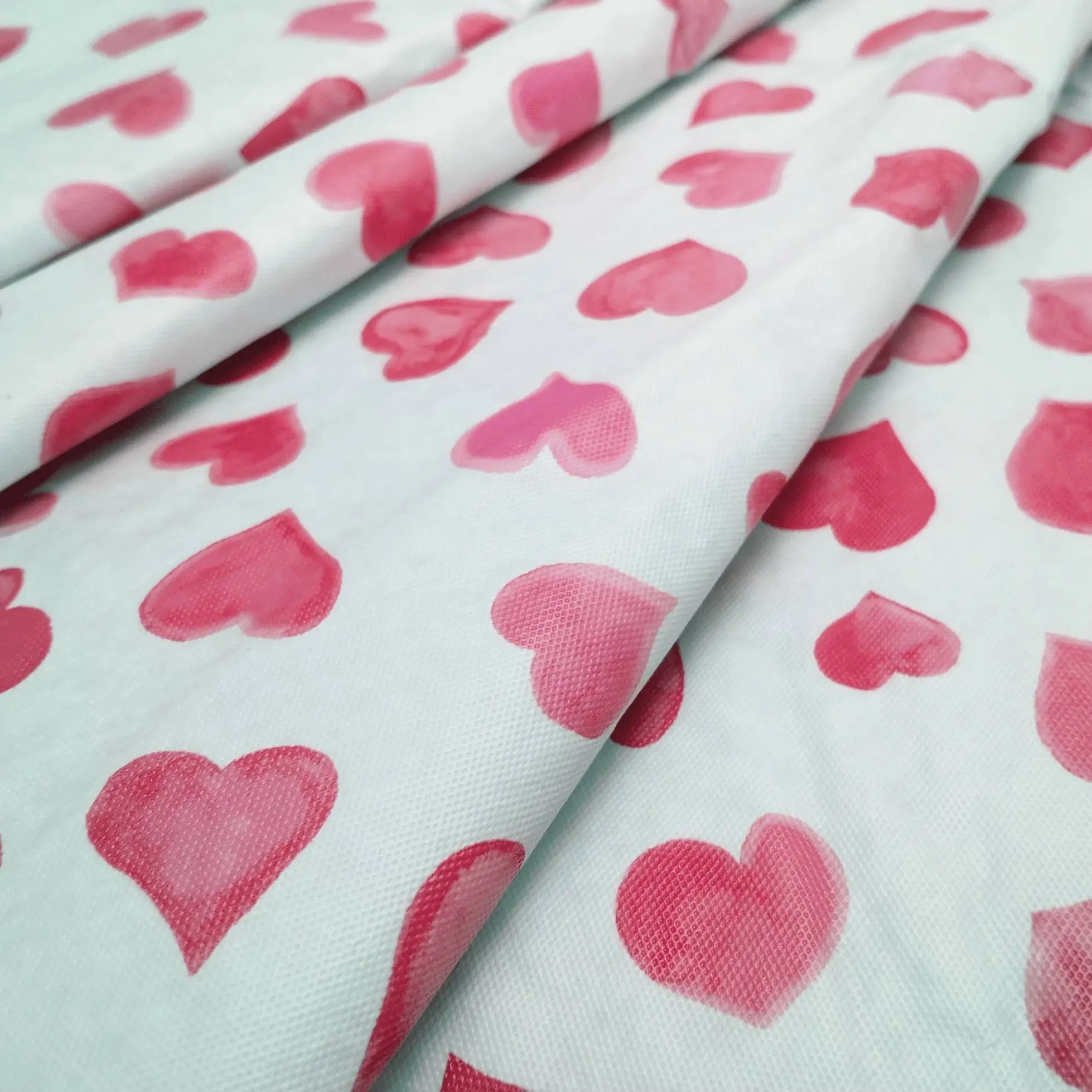 Wipe-Clean Heart Pattern Tablecloth