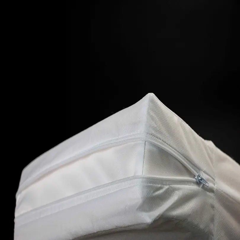 床罩细节图 拉链正面 拉开.jpg